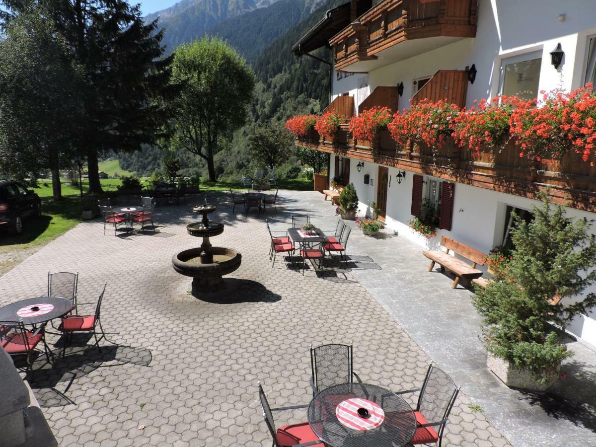 Kuehlerhof Aparthotel Anterselva di Mezzo Exterior photo